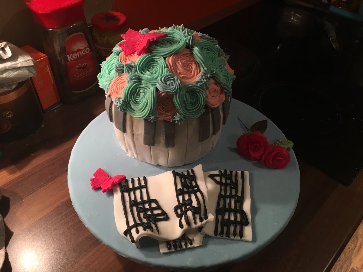 Clare_Lock's tweet photo. Well, I enjoyed baking for Macmillan! @macmillancancer hope the cakes raise lots of money! https://t.co/7Al60Czolx