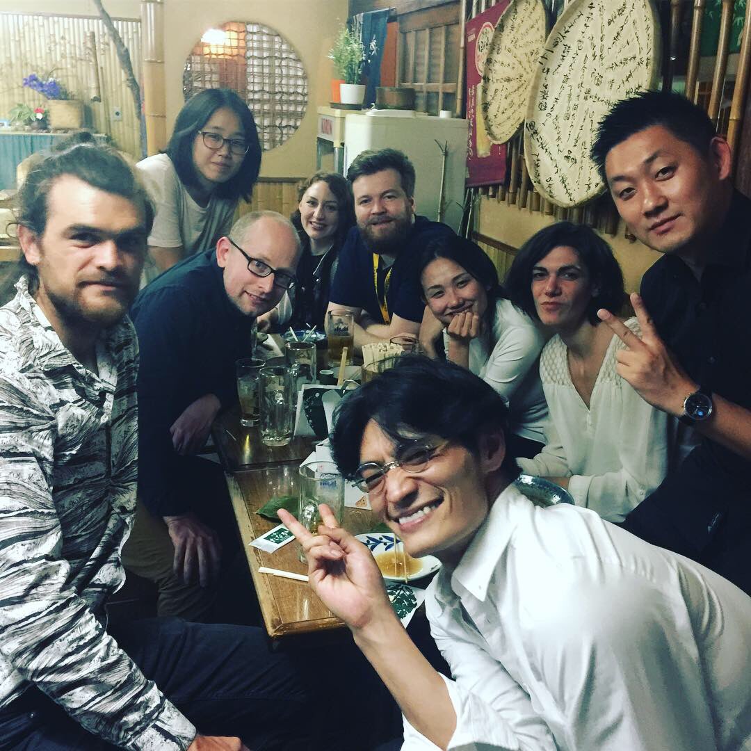 Kazuyatanabe's tweet photo. 世界中からの若手監督達が古き良き居酒屋を埋める。ありです。
Team Directors for International competition.
Great guys. 

#なら国際映画祭 
#narainternationalfilmfestival 
#heejaejeong
#agustintoscano 
#andersemblem
#meritxellcolellaparicio 
#pengfei 
#yuqikang 
#dustinfeneley https://t.co/ZS7UX0TgI4