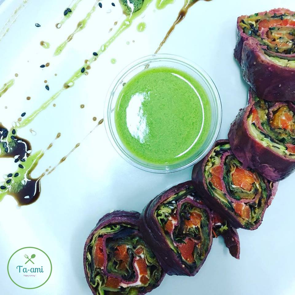 Taamifood's tweet photo. #NEW 

Approved and soon in your tummy, these #delicious vegetables and beet rolled maki with its #homemade pesto sauce. #Yummy ! 😋 
#IESEGSMM https://t.co/Eld6HtjUCy