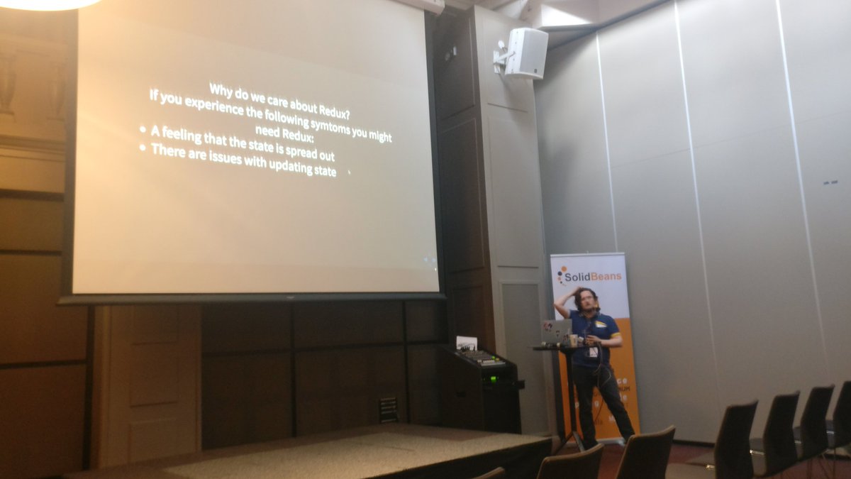 AnaCidre_'s tweet photo. Learning about NgRx with @chris_noring at @jdays2018 👏👏 #jdays https://t.co/kpJCTlwZm7