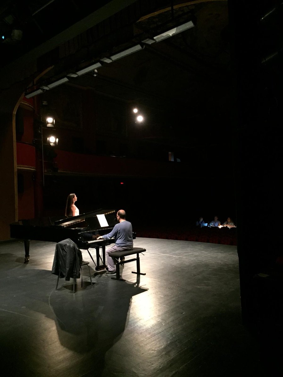 20. yüzyılın en önemli opera sanatçıları arasında gösterilen Leyla Gencer ölümünün 10. yılında özel etkinliklerle anılıyor. Bu yıl 9.'su düzenlenen Leyla Gencer Şan Yarışması’nın final serisi, İstanbul’da gerçekleştiriliyor. Etkinlik detayları leylagencer.org adresinde.