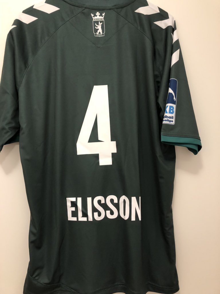 Viltu eignast áritaða treyju frá landsliðsmanninum Bjarka Má Elíssyni? Like &amp; RT og þú ert komin/n í pottinn góða!
Annars minnum við á nýjasta þáttinn okkar sem kom inn í morgun. 
Podcast/Itunes:
itunes.apple.com/is/podcast/han…
SoundCloud: 
soundcloud.com/user-611371936…
#Handkastið