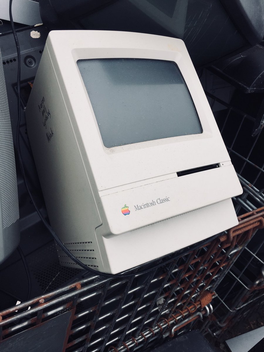 MarkThompStuff's tweet photo. Once revolutionary, now obsolete #dumpfind https://t.co/zUnSSl5GF9