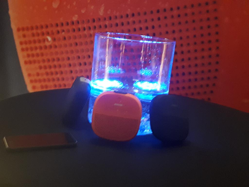 DarrenDotCa's tweet photo. Great, and powerful Bose speakers. Staples is the clear destination for Bluetooth speaker #staplestech https://t.co/fN0o1R9GIU