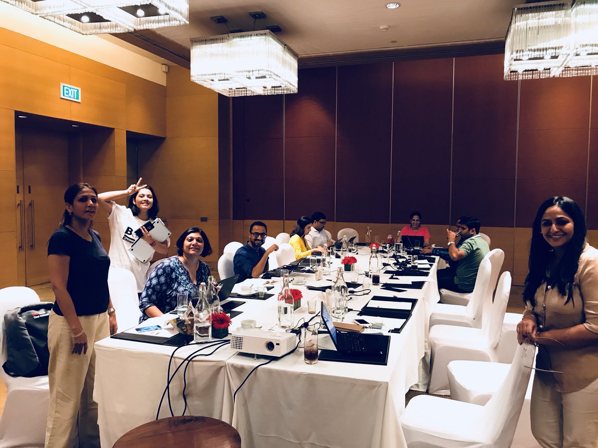 shakun_khanna's tweet image. Kasa Kai Mumbai... #LetsGetSaaSy Oracle India marketing war room at its saasiest best. Count down begins for the #OracleImpact @Oracle_India Kasa Kai Mumbai! @GeetuGeetub  @DeebbaAli @vandanashenoy