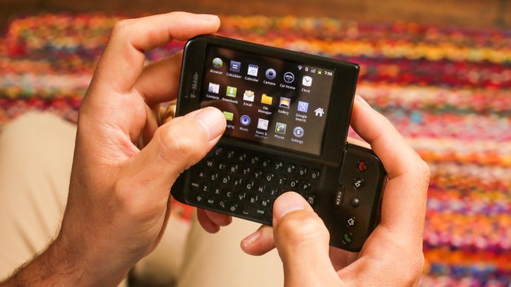 CNET's tweet image. Android's first phone, the T-Mobile G1, almost looked like a BlackBerry cnet.co/2OgddGk