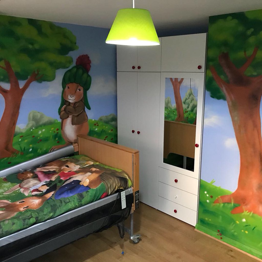 _Double_Helix_'s tweet photo. @MakeAWishUK Bedroom Makeover - Peter Rabbit &amp; Friends- #bedroommakeover #peterrabbit #rabbit #kids #mural #makeawish #makeawishfoundation #graffiti #interiordesign with @BespokeMural https://t.co/E6xbBYFM7t