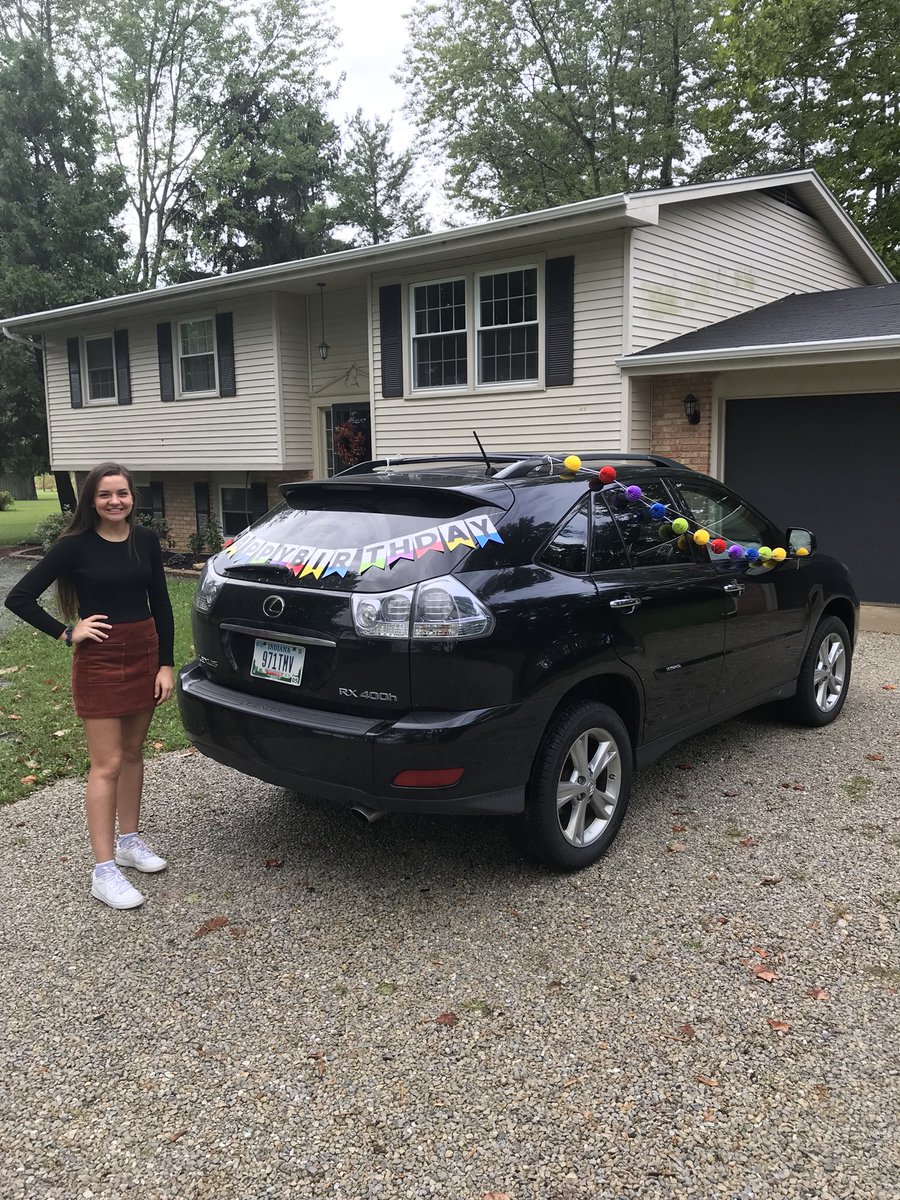 CoachMartinez44's tweet photo. Happy 18th Birthday Josalyn!!! So proud of you becoming a beautiful, loving and servant-minded young adult! Love you very much! https://t.co/PeBOfOu4dF
