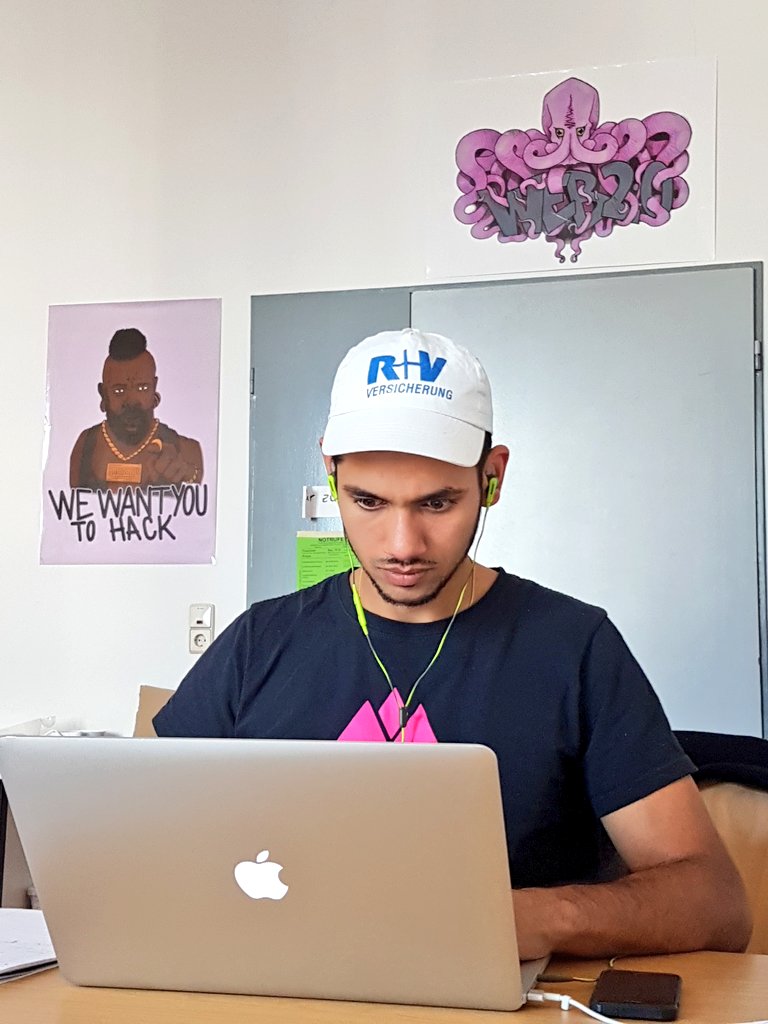 #buidling 
Thanks <a href="/ETHBerlin/">ETHBerlin04</a> for making our office bit more colourful. We love the artworks!