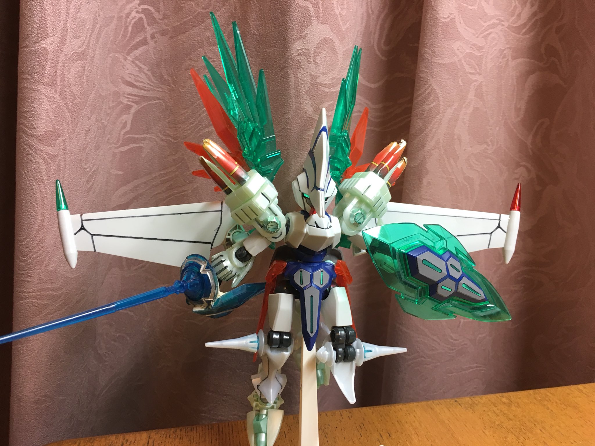 シュント Syunto ちなみに塗装後と塗装前の比較 塗装しなくても充分かっこいい Lbx ダンボール戦機 T Co Yxh80dyoqk Twitter