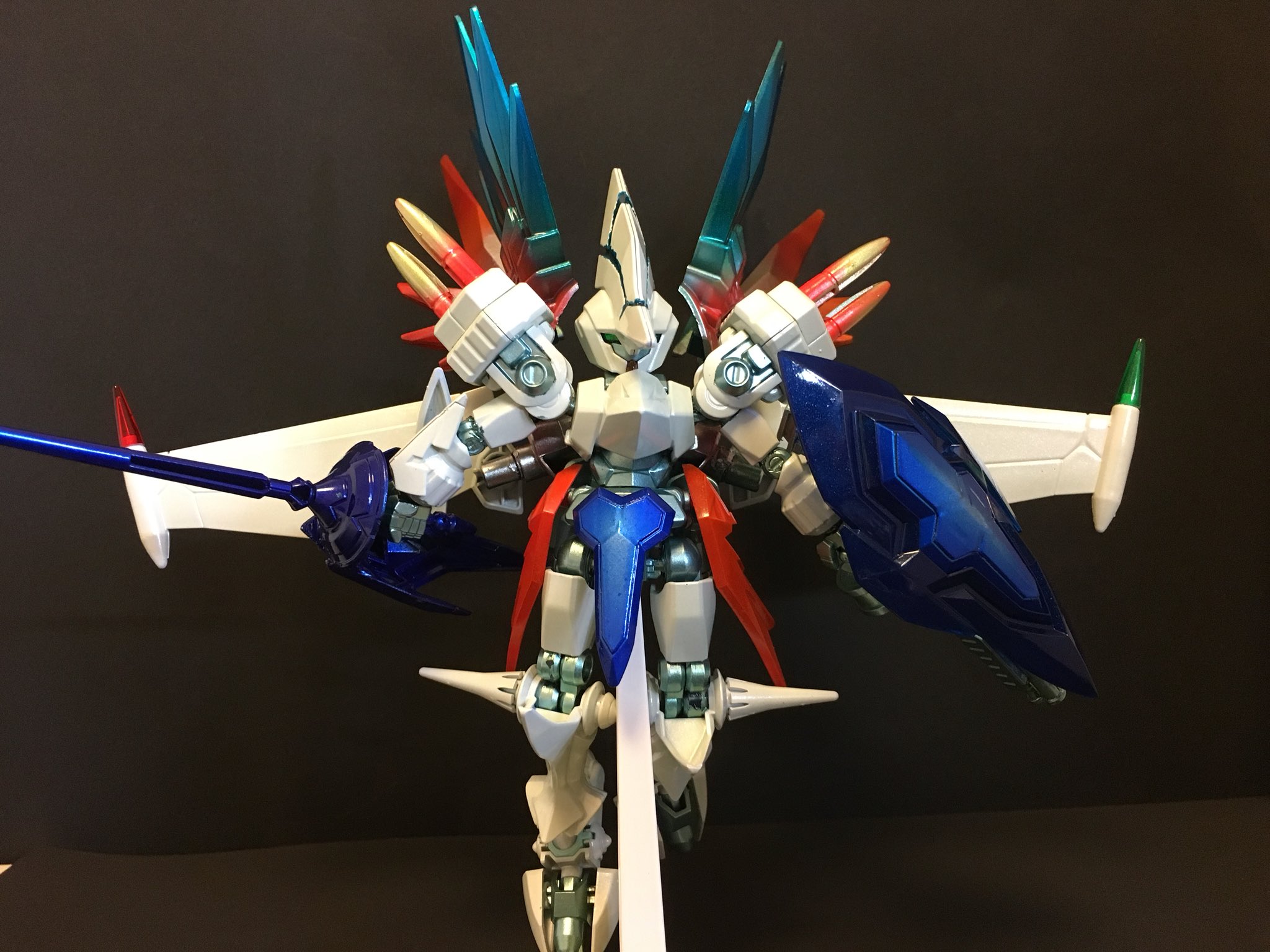 シュント Syunto ちなみに塗装後と塗装前の比較 塗装しなくても充分かっこいい Lbx ダンボール戦機 T Co Yxh80dyoqk Twitter