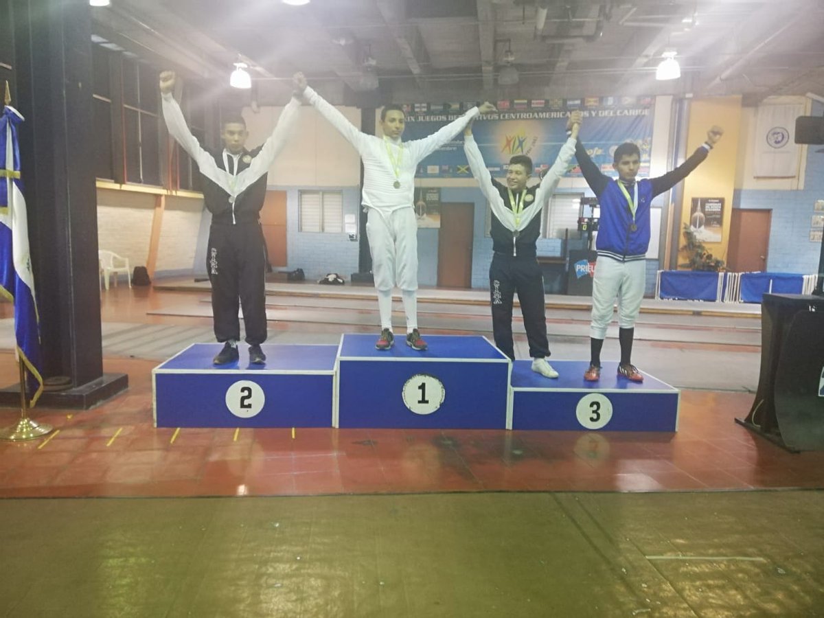 FUERZARMADASV's tweet photo. En Juegos Estudiantiles #CODICADER2018 alumnos de Escuela Técnica en Mecánica de Aviación ETAM obtuvieron medallas en categorías:
Espada: 1 plata y 1 bronce
Sable: 1 plata y 1 bronce
Florete: 1 bronce
Felicidades a los jóvenes: Arroyo Torres, García Martínez y Orellana Ortiz https://t.co/oQ7fhC8pRG