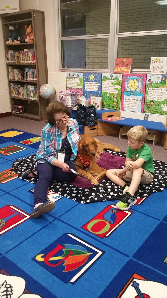 FullingimPat's tweet photo. Nike 's reading with students this bright  and glorious Tuesday! #TeamFES #FESBuffs https://t.co/RbYtFAGl91