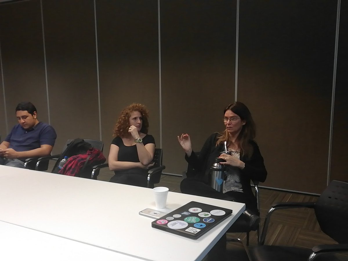 EscuelaDeDatos's tweet photo. «La tecnología que usamos para #VozData fue @documentcloud + @djangoproject. Cada liberación de datos es verificada por 3 personas y creamos un formulario categorizado para transcribir y abrir los datos» @momiperalta contando los ejemplos en audios, pdfs, facturas del senado, etc https://t.co/KawLNsXGnC