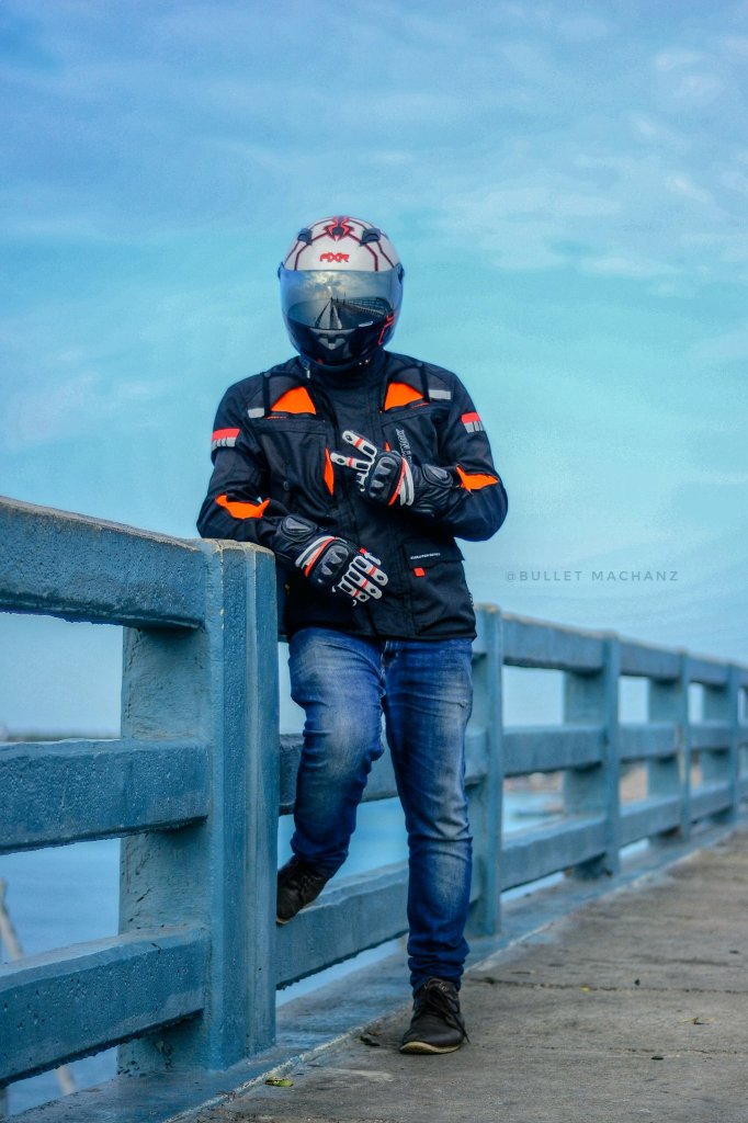sarathnair__'s tweet photo. Explore. Dream. Discover❤️☮️
.
Pic taken @ Pamban Bridge, Rameshwaram 😍
.
.
@RynoxGears
#RynoxIronRider
#RynoxGears #RideWithReliability
#AXRhelmets #bulletmachanz
#tamilnadu #rameswaram #Dhanushkodi #liquimolyindia
https://t.co/YQBCXuvGtc https://t.co/s2PDmFlrbx