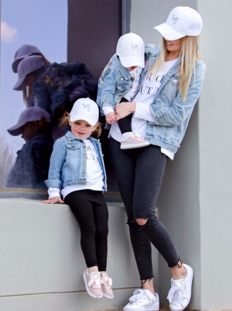 movepretty's tweet photo. Stepping into the weekend looking this C U T E has never been this easy ππ½
#MOVEPRETTYmini #minimovers https://t.co/Um8t53xYKu