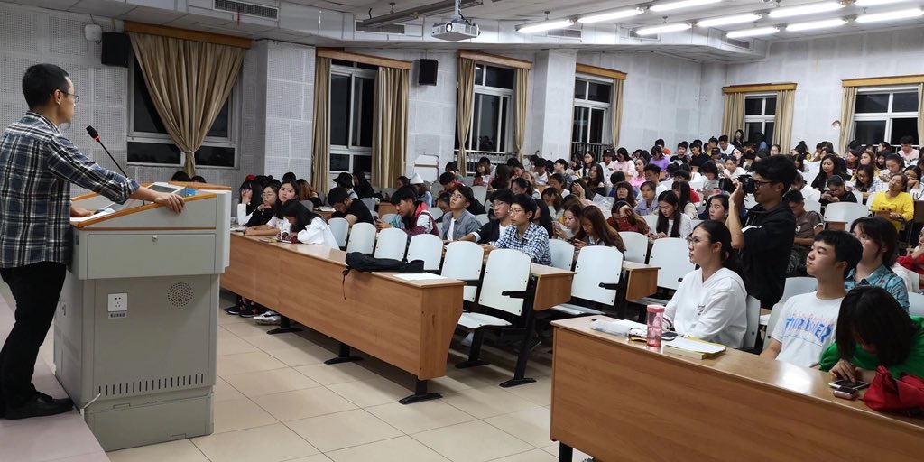 Winnie_yiwu's tweet image. @msuiltc alumnus share their @MissouriState - SWU summer program experience in Journalism and Communication College of Southwest University, China. Once a Bear, always a Bear! @maroonation @MoStateGlobal
