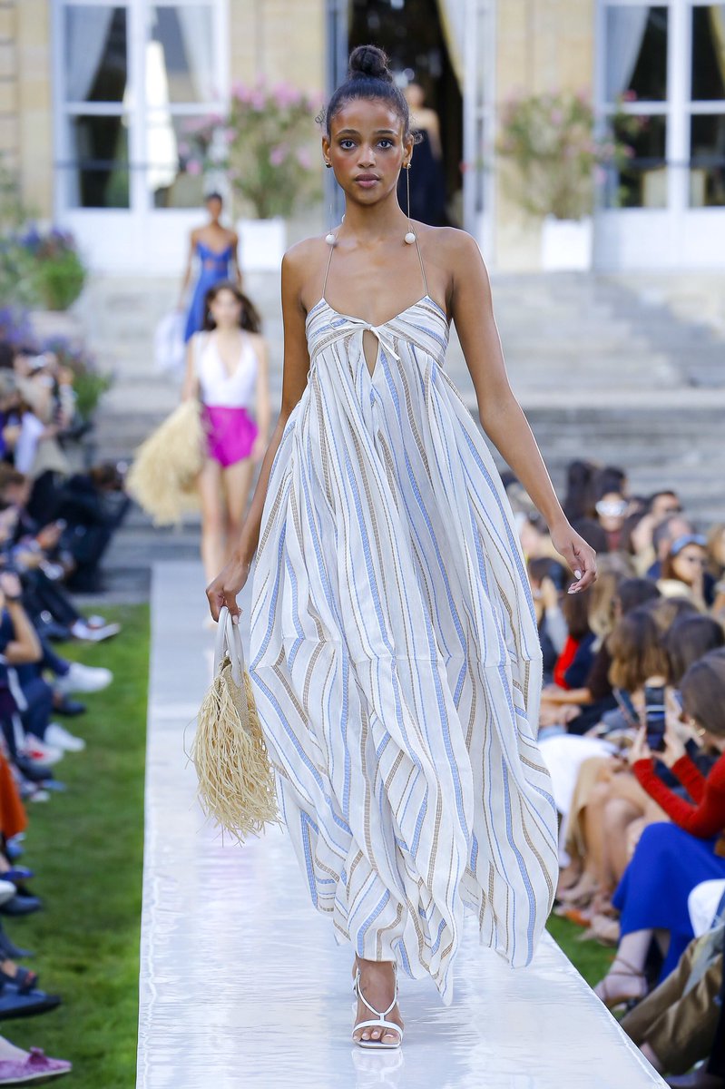 thestyledeskco's tweet image. #Jacquemus #PFW