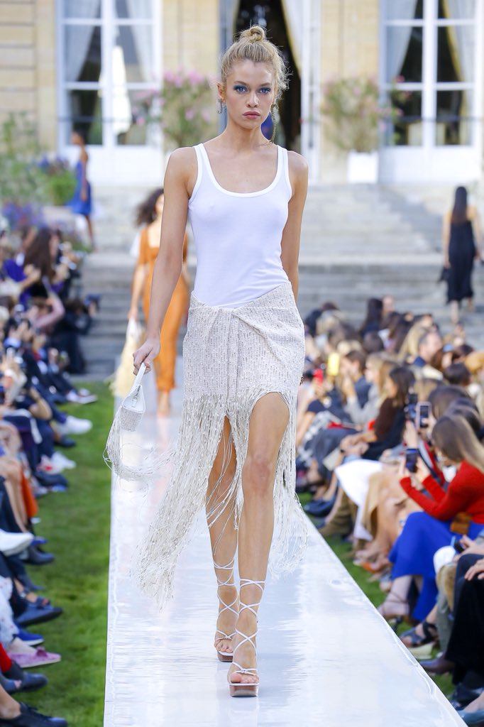 thestyledeskco's tweet image. #Jacquemus #PFW