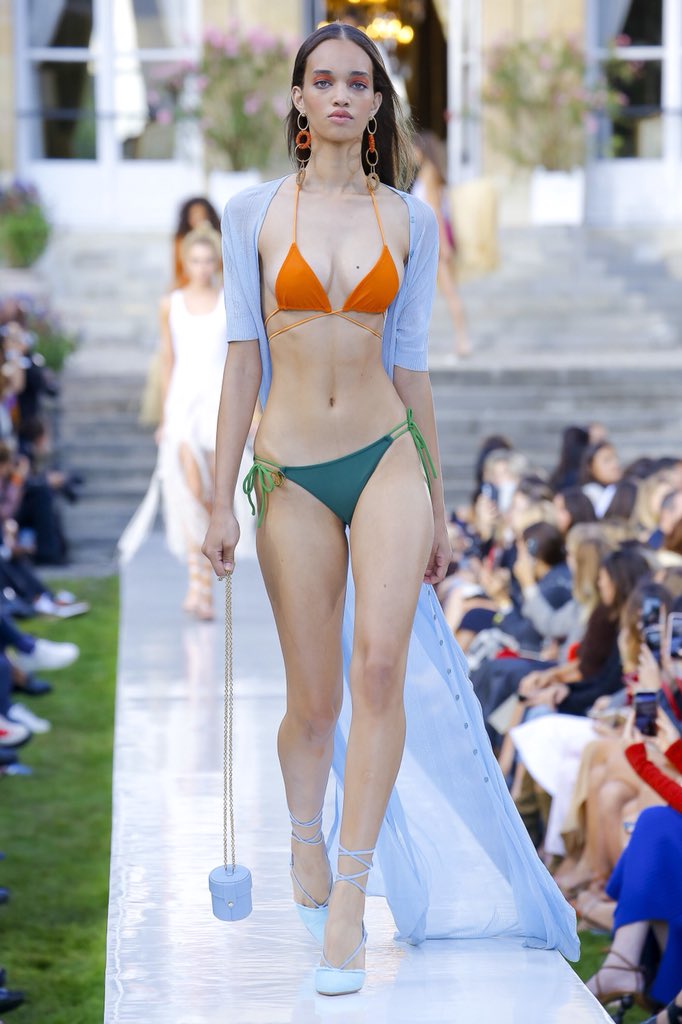 thestyledeskco's tweet image. #Jacquemus #PFW