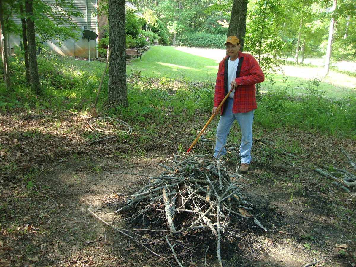 GaTrees's tweet photo. T-minus 5 days and counting ... the end of the summer burn ban is near! https://t.co/R2QjBbpAQ8 #HoldOn #ItsAlmostTime #BurnSafe #GetaPermit https://t.co/PjIzG050JV