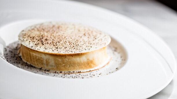 La Scène, restaurant du <a href="/PDG_Paris/">Prince de Galles</a>, a Luxury Collection Hotel : une table d’exception de notre opération, que certains ont pu réserver dès ce matin ! Qui sont les heureux chanceux? 😉

Pas de panique si vous n’avez pas pu, il sera possible d’y réserver à nouveau très bientôt 😊