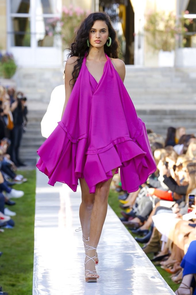 thestyledeskco's tweet image. #Jacquemus #PFW