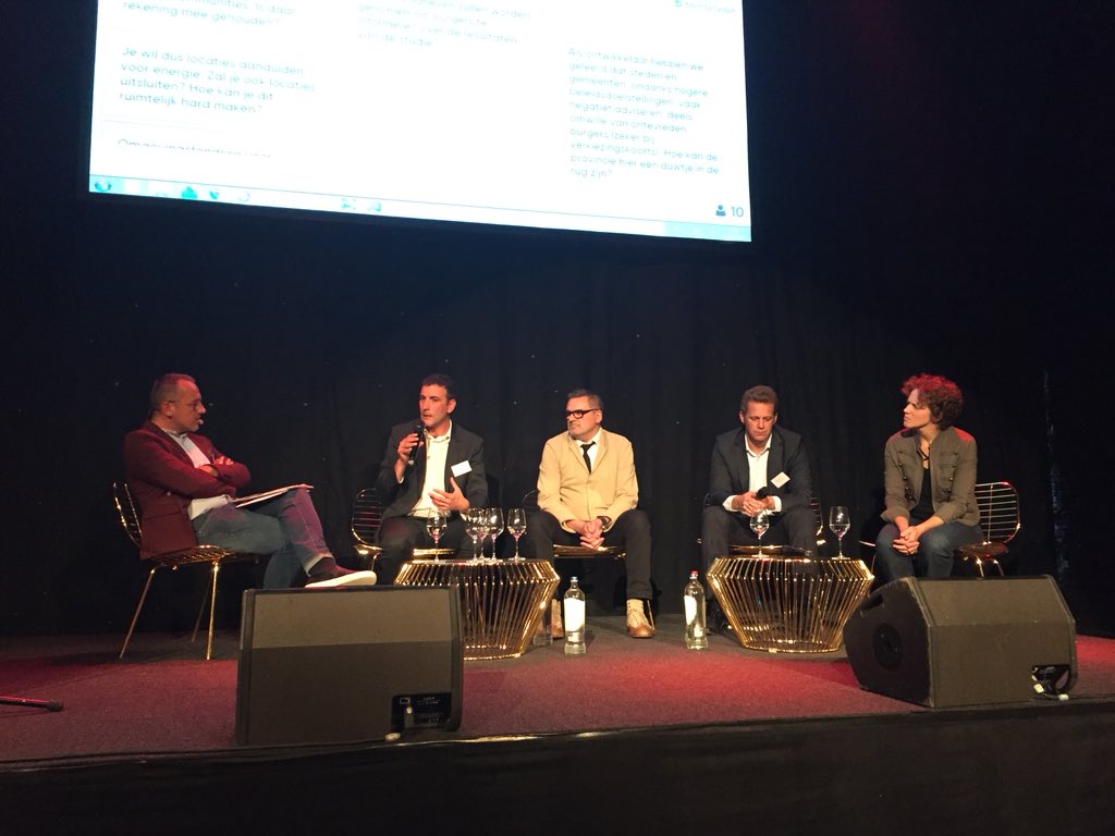 E_landschap's tweet photo. Enkele impressies uit het slotdebat van Energielandschap Denderland - 3: We heel wat beleidsmaatregelen moeten optellen om ruimtelijk te verdichten en het enorme potentieel van energiebesparing te behalen. Ook dat zal nodig zijn om energielandschap 2050 te halen @oost_vlaanderen https://t.co/uBiqcGhfGf