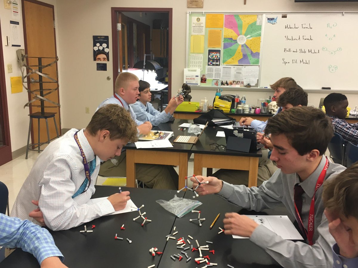 SALS_Academics's tweet image. S's in Mr. White's class learn molecular structures by sketching and building molecular formulas in teams during today's Stretch period #HandsOnScience #NexGenSci #WMMB