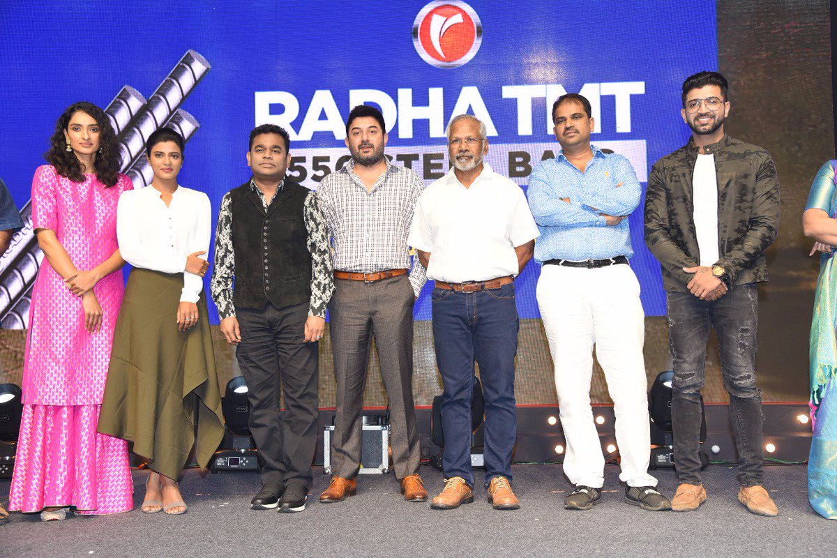 MadrasTalkies_'s tweet photo. Team #Nawab at #NawabPreReleaseEvent
#2DaysToCCV #ManiRatnam @LycaProductions @thearvindswami #STR @VijaySethuOffl @arunvijayno1 #Jyotika @aditiraohydari @aishu_dil @DayanaErappa @arrahman @santoshsivan @sreekar_prasad #SirivennelaSeetharamaSastry @prakashraaj @vamsikaka https://t.co/qhhkVdBak1
