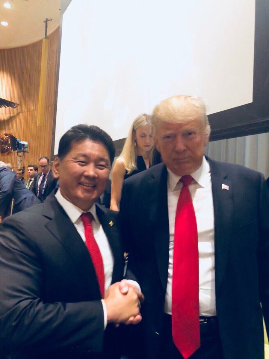 Азийн мексикийн ЕСайд чинь бас бясгалантай эр бна оо. 😂😂😂