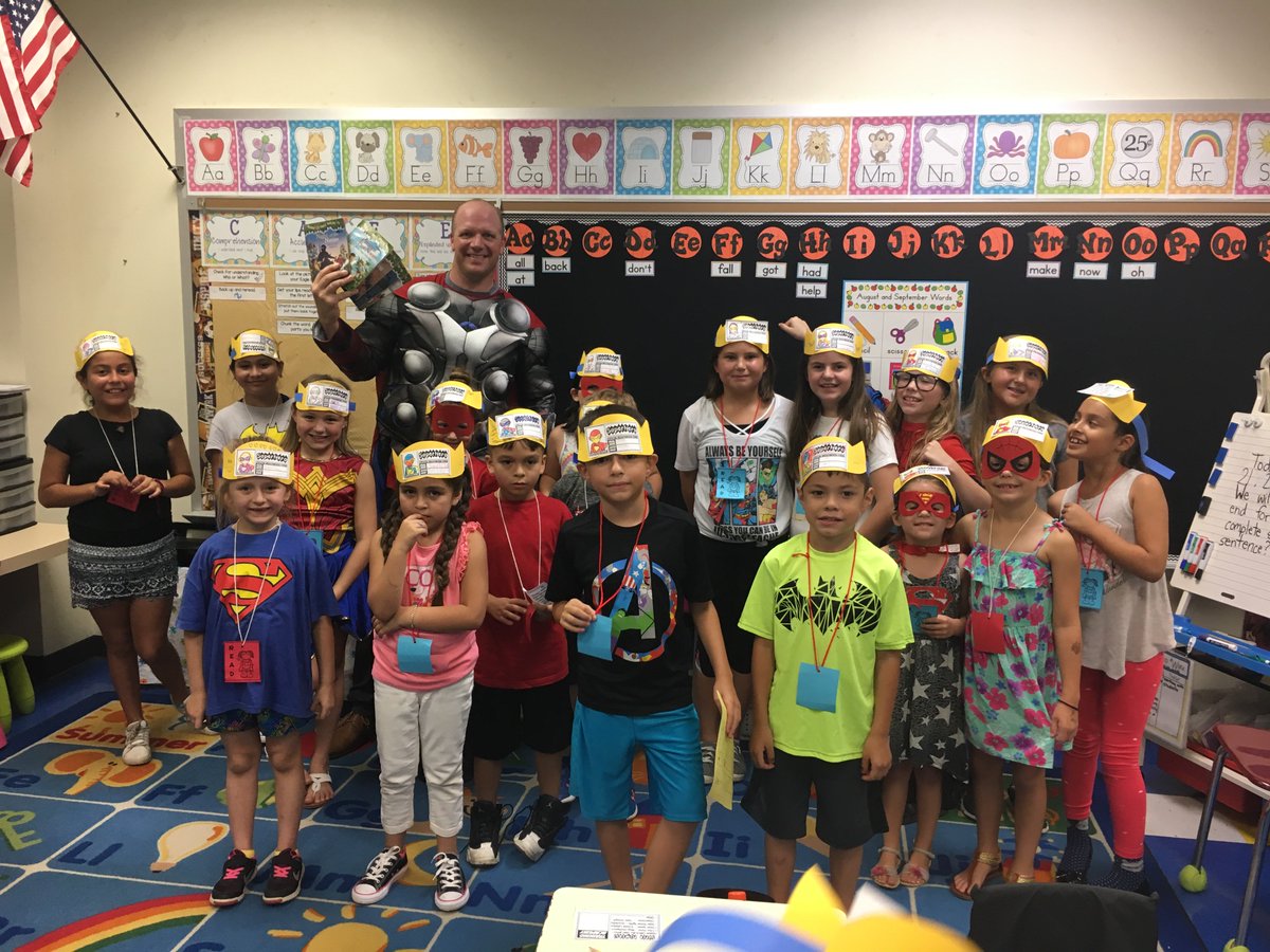 MolineCVSchools's tweet photo. It was a great kick off for the Read Moline Family night at our elementary schools. Special thanks to our guest readers &amp; to the organizations &amp; businesses for supporting our schools! More photos at:  https://t.co/mNx5SEnbG2 &amp; @ReadMoline
#molinepride #readmoline https://t.co/x1b9CW5Nhm