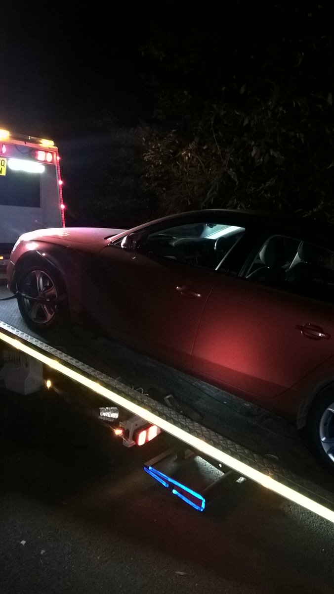tvprp's tweet photo. Stolen motor vehicle recovered in Wokingham #TTCshift #P6775 Bushell #P7106 Roberts https://t.co/q56V9YI1Jv