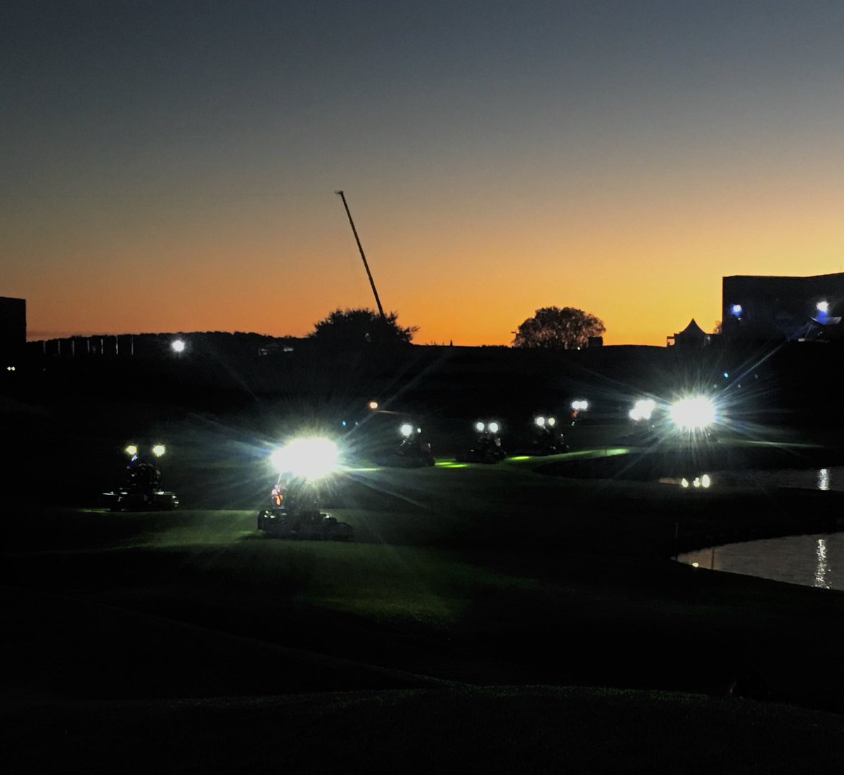 CMbalgownie's tweet photo. Day 2 of Course preparation @legolfnational @rydercup and the course is looking spectacular🌅@hsenlis Team working their magic on holes 1,15,16,17,18 ⛳️👌#RyderCup2018 #LeGolfNational #volunteering https://t.co/R8JV4sVOXi