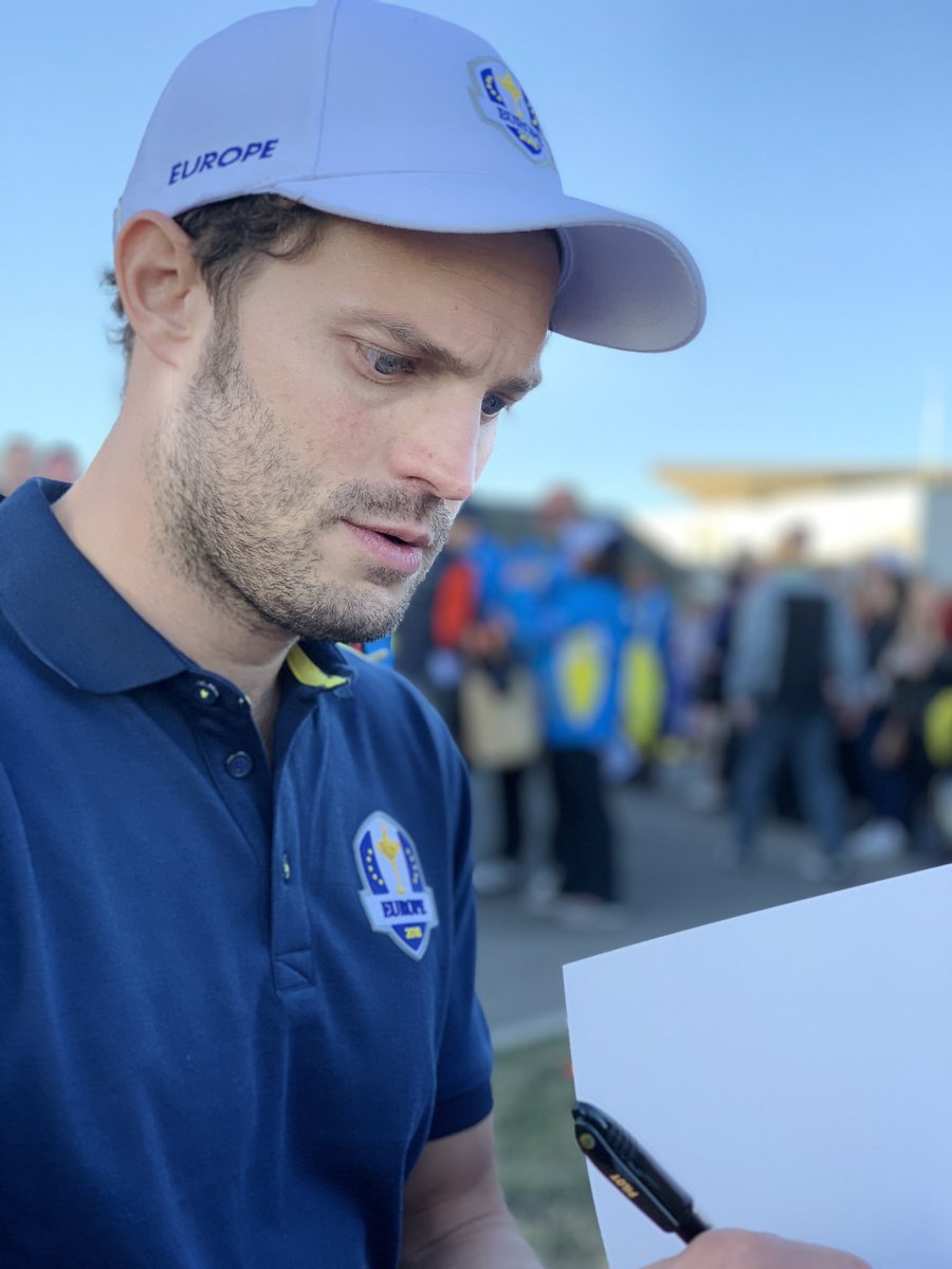 💙 #PCAs #TheDramaMovieStar #JamieDornan