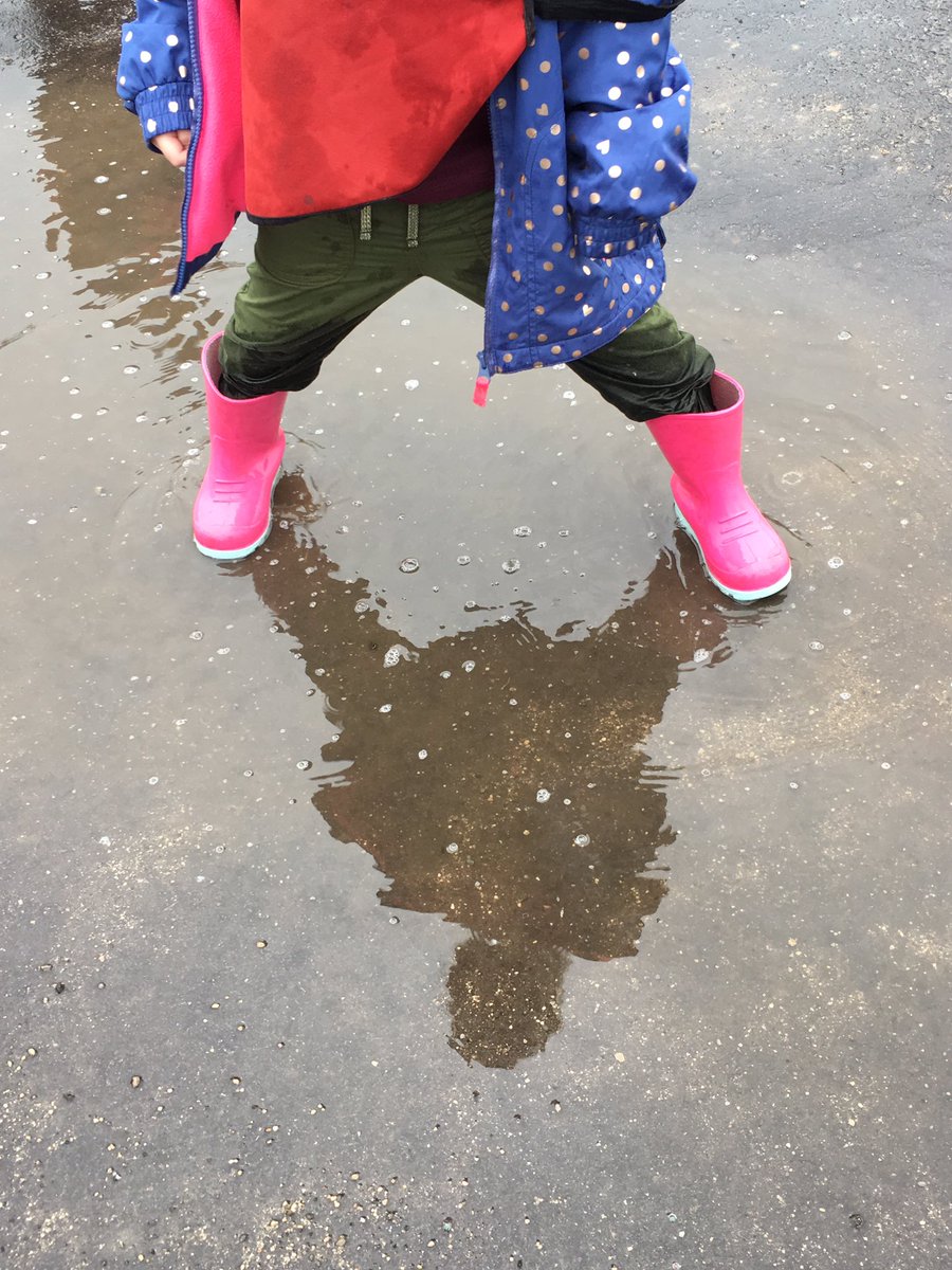 mrs_orchard's tweet image. Lots of puddle fun during outdoor learning! #fdk #fdkoutdoorlearning #puddlefun