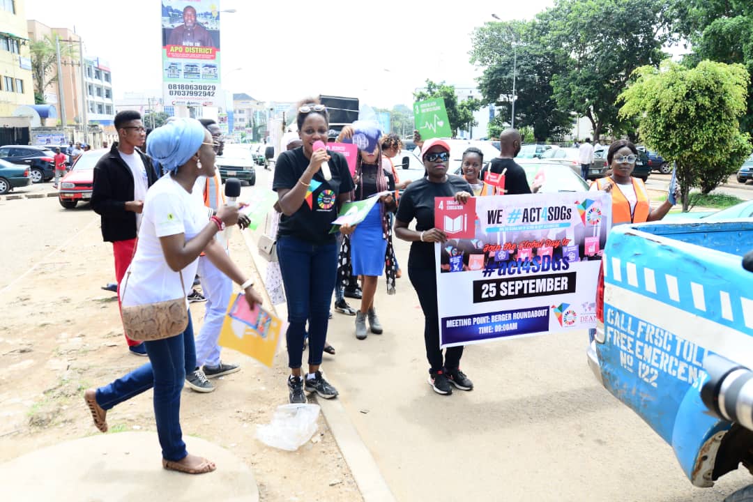 joysharoni's tweet photo. People in the South South region of #Nigeria can't use their land to farm and fish or even drink their water because they are contaminated.
Help make the water safe and accessible.
#Act4SDGs
#SDGs
#SDGsAt3
#UNGA
#UNGA2018
@un
@ossap_sdgs
@obyezeks
@AsoRock
@Omojuwa https://t.co/fKJU45P5ef