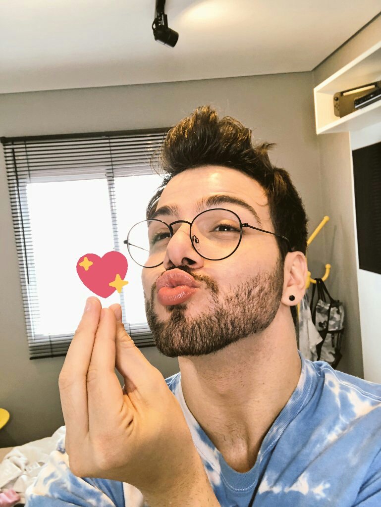 crazy_t3ddy's tweet photo. Eis que o boy da bunda grande passa na sua frente 😂😂🐻💕 https://t.co/2BBhQWvjlT