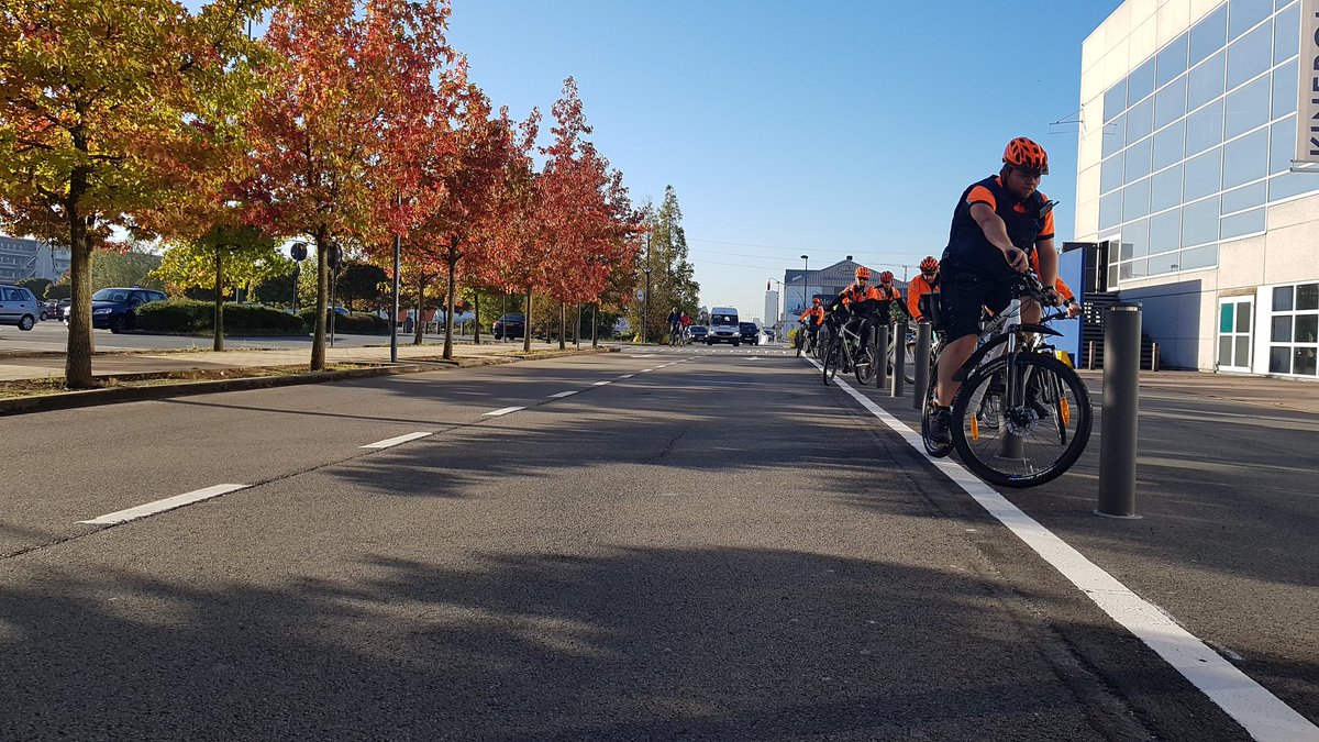 bikepatrolbe's tweet photo. Dag 4 #basisopleiding #fietsteam Op het programma: leren trappen rijden, herhaling fiets- en arrestatietechnieken, behendigheidsspelen en een stadsparcours alle ondergronden. Een 35-tal km's in de benen, de technieken omgezet in de praktijk. Grenzen aftasten en verleggen.👊🏻 https://t.co/6t1uKq3IRS