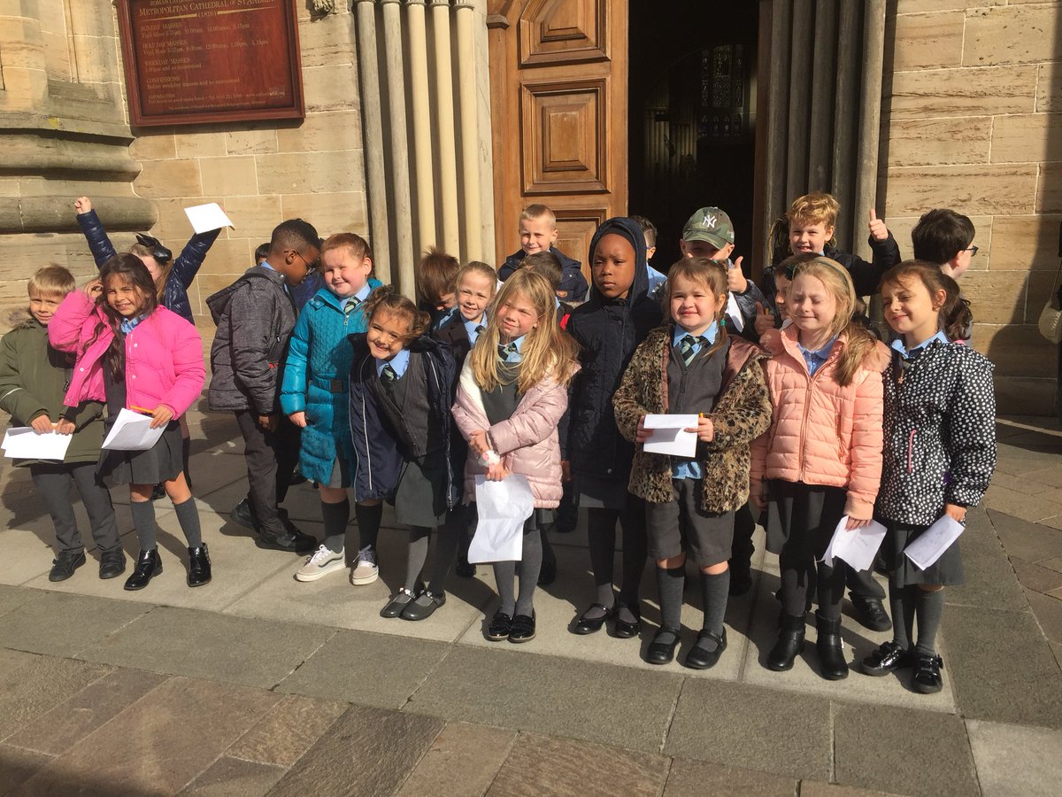 P3 outside St Andrew’s Cathedral  after visiting the icon @1918Education #jesusourteacher