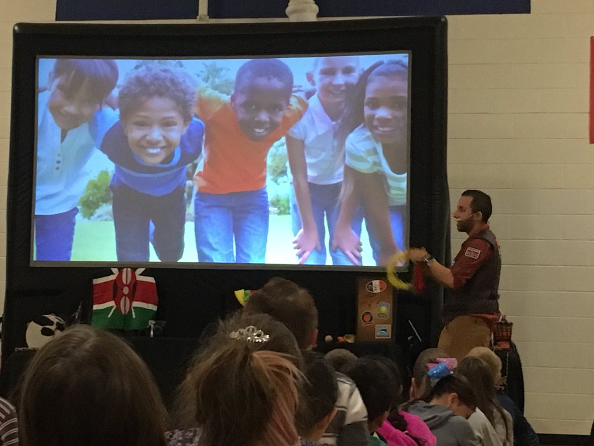 LCB_worthy's tweet photo. Awesome Kindness message being shared today by NED! Celebrating @startwithhello @WakefieldHills #kindnessrocks #whespackpride https://t.co/cJ1IpZhZSL