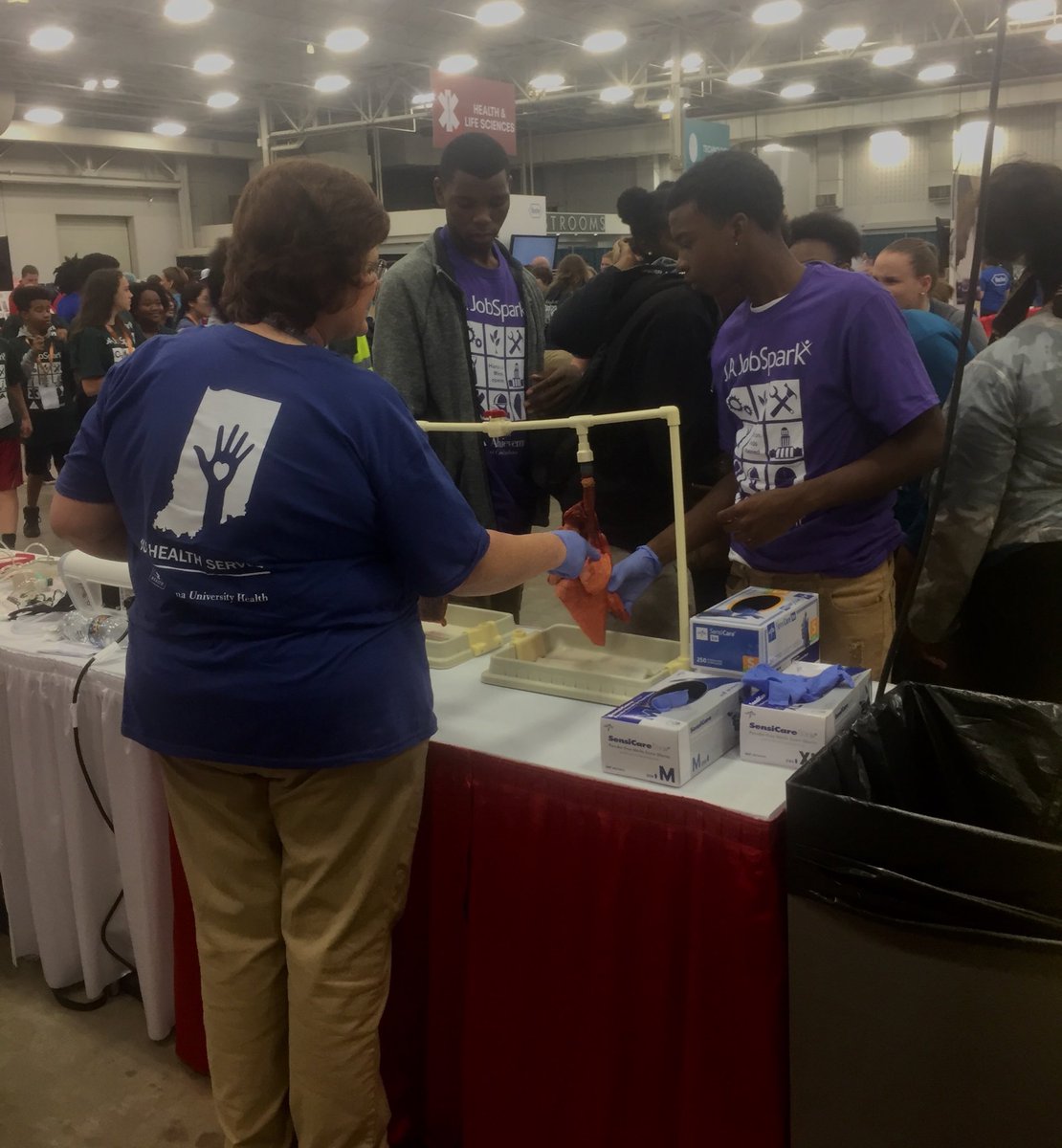 EmployIndy's tweet image. In the #health and #lifesciences cluster with the ⁦@IUHealthTeam⁩ learning about healthcare! #JAJobSpark ⁦@JACentralInd⁩