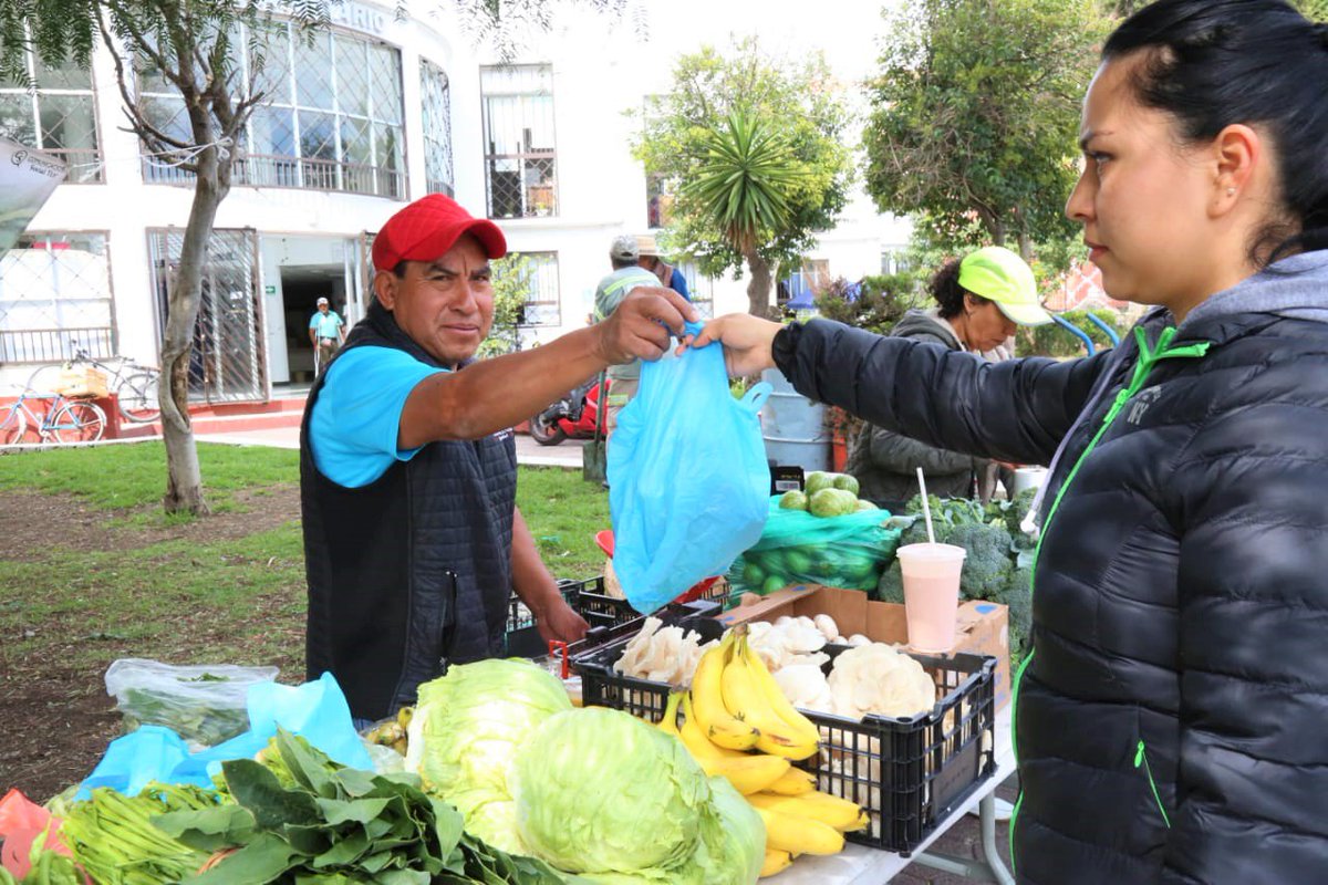TlahuacRenace's tweet photo. Consume productos de calidad y precio increíble en #CanastaVerde del Campo a tu Mesa.
Compruébalo hoy martes 25.09.18, en #AndadorHidalgo de #Tláhuac y Coordinación Territorial #Tlaltenco de 9:00 a 14:00 horas.
@arturomedinap @DGDERTLH https://t.co/zkQqwyakif