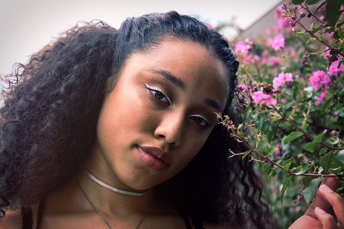 WhyHowardU's tweet image. First and foremost I chose Howard because they gave me a scholarship (college is expensive!) but once I got here I realized this is the place I needed to be to grow as a black artist, Howard has really nurtured my spirit. 
I wouldn’t change a thing.

Imani Branch HU’21
@imani9919