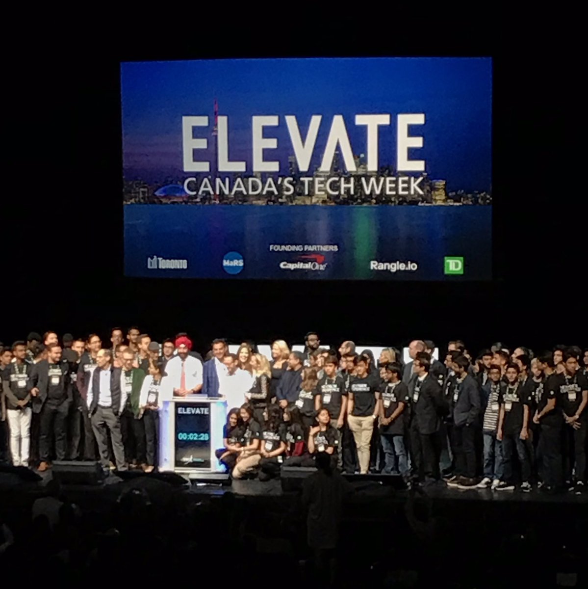 JoFig's tweet photo. #Elevate #toronto https://t.co/1edbBPrHte
