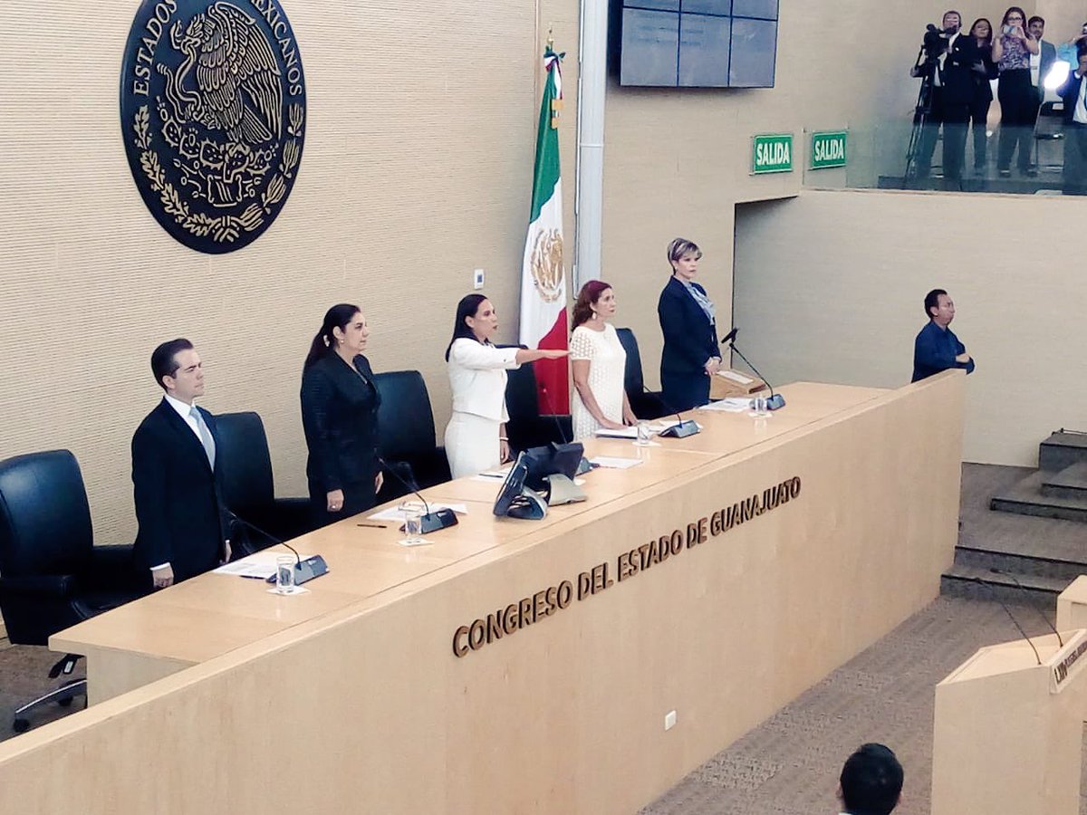 segobgente's tweet photo. #SGInforma En representación del Gobernador @miguelmarquezm asiste el Secretario de Gobierno @GRdzJunquera a la sesión solemne de instalación de la LXIV Legislatura del @CongresoGto https://t.co/RhUXSe87rE