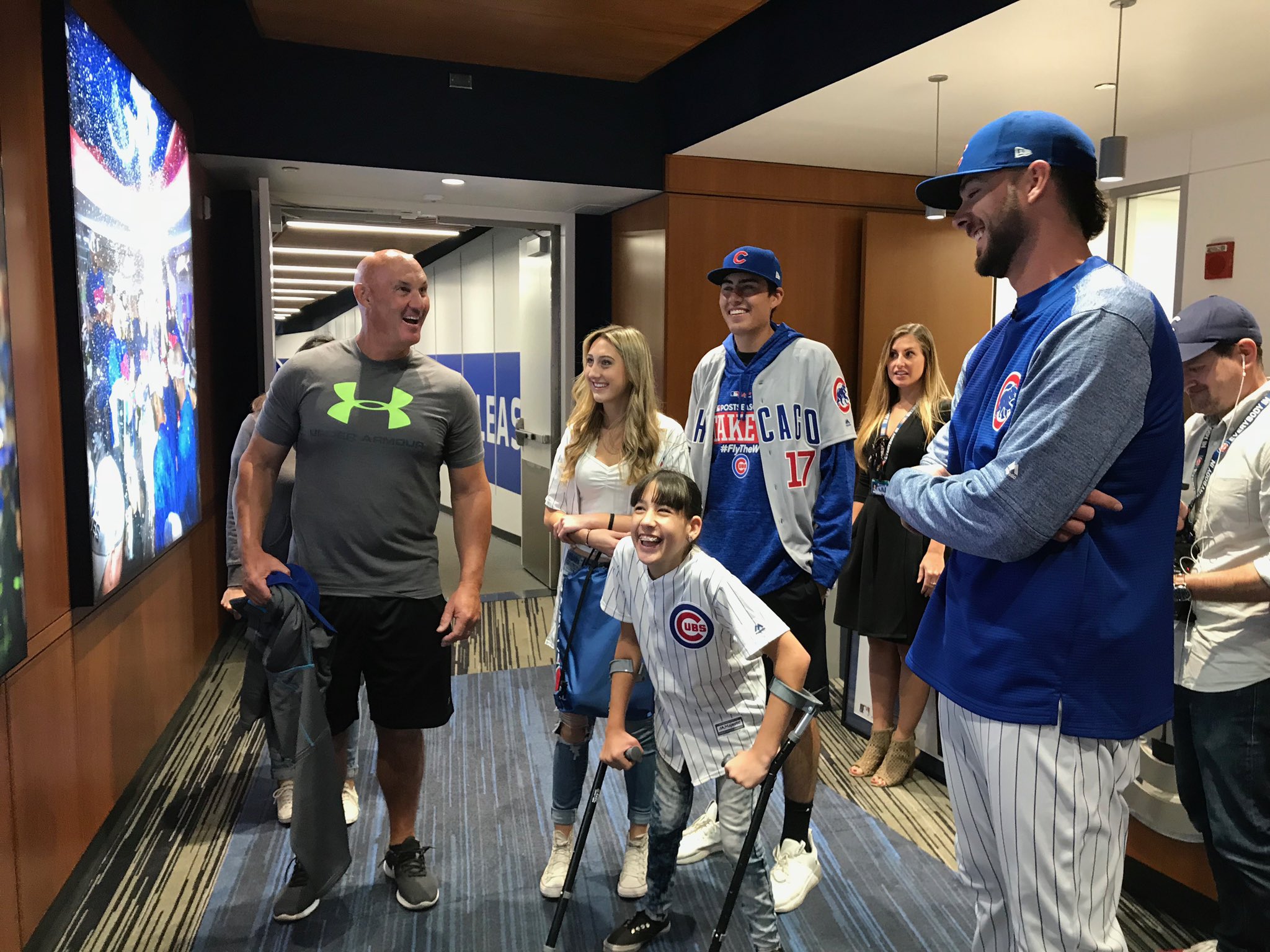 Kris Bryant on X: Had the honor of meeting Faith and her family yesterday.  Her smile could light up a room! Thanks for coming to meet me in Chicago!   / X