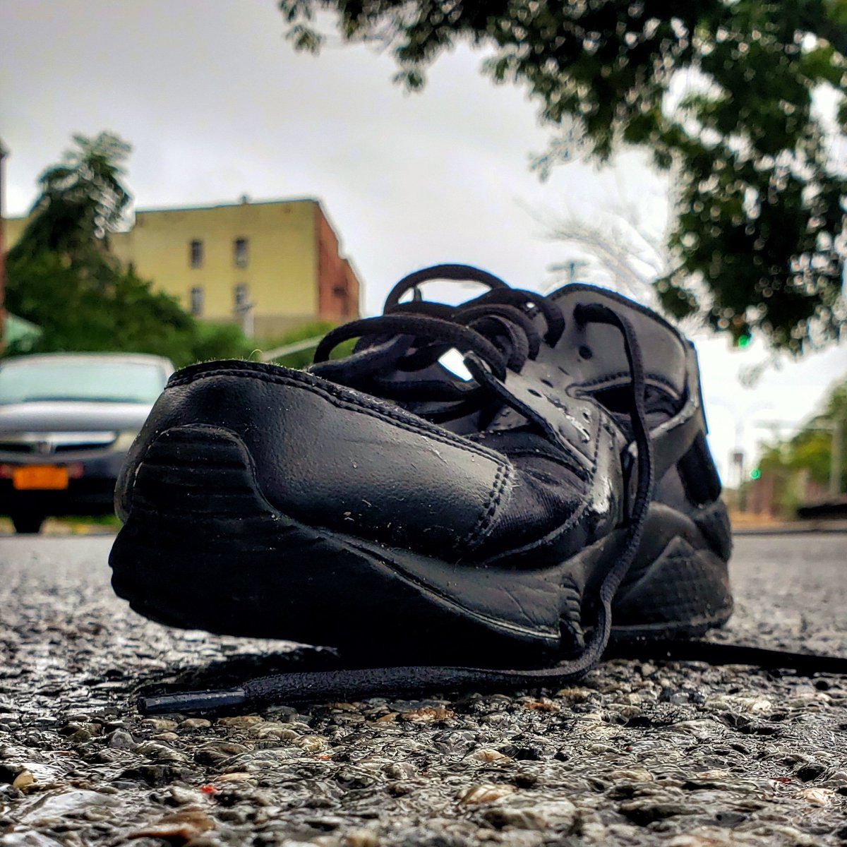 iamwaynegilbert's tweet image. #endoftheroad #laststep #lostsole #sneakers #sneakerhead #street #mobilephotography #photography #GalaxyNote9 #withGalaxy @SamsungMobileUS
