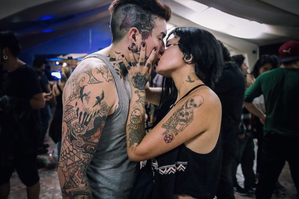 punkofilia_saez's tweet photo. Los Punks 🎙
• • •
#punkofilia #musicphotography #upthepunx #moshpit #hxcpunk #punksnotdead #underground #concertphotography #punk #crust #nightlife #destroy #lensculture #magnumphotos #lospunks #beyondthescreams https://t.co/nxp1hSmImc
