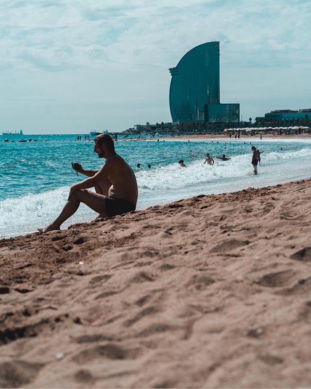 Hola Barcelona
.
Petite photo de cette semaine à Barcelone qui commence bien 👌🏻 Les autres suivront !
.
.
.
.
.
.
#agameoftones #mkexplore #visualsoflife #fubiz #lifeofadventure #beautifuldestinations #thecreatorclass #moodoftheday #venturegrams #sonyalpha #500px #zeinberg #…